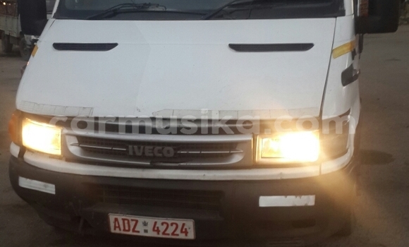 Nunua Ilio tumika Iveco Daily Nyeupe Lori ndani ya Harare nchini Harare