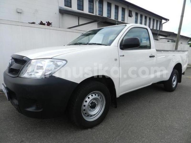 Big with watermark toyota hilux matabeleland south beitbridge 8586