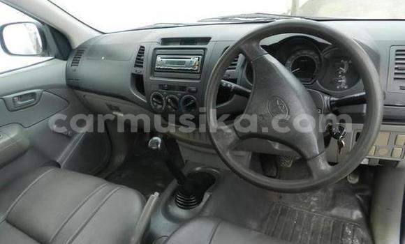 Tenga Tsaru Toyota Hilux Chena Mota in Beitbridge in Matabeleland South Tenga Tsaru Toyota Hilux Chena Mota in Beitbridge in Matabeleland South