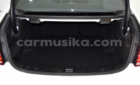 Acheter Occasion Voiture Mercedes‒Benz E–Class Blanc à Beitbridge, Matabeleland South Acheter Occasion Voiture Mercedes‒Benz E–Class Blanc à Beitbridge, Matabeleland South