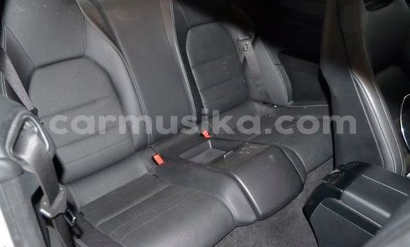 Acheter Occasion Voiture Mercedes‒Benz E–Class Blanc à Beitbridge, Matabeleland South Acheter Occasion Voiture Mercedes‒Benz E–Class Blanc à Beitbridge, Matabeleland South