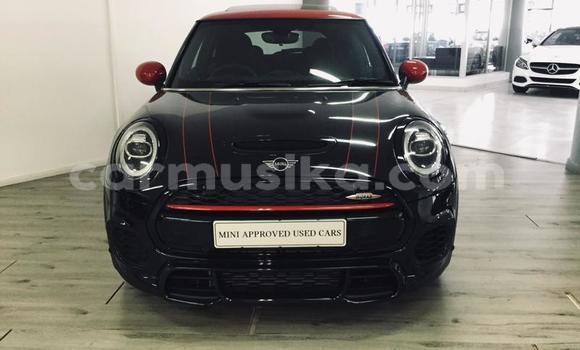Nunua Ilio tumika MINI Clubman Nyeusi Gari ndani ya Beitbridge nchini Matabeleland Kusini Nunua Ilio tumika MINI Clubman Nyeusi Gari ndani ya Beitbridge nchini Matabeleland Kusini