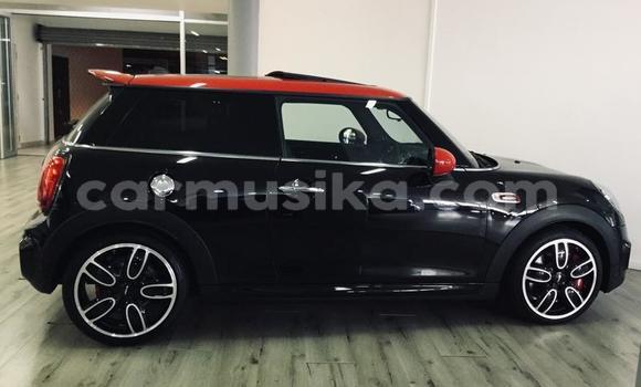 Nunua Ilio tumika MINI Clubman Nyeusi Gari ndani ya Beitbridge nchini Matabeleland Kusini Nunua Ilio tumika MINI Clubman Nyeusi Gari ndani ya Beitbridge nchini Matabeleland Kusini