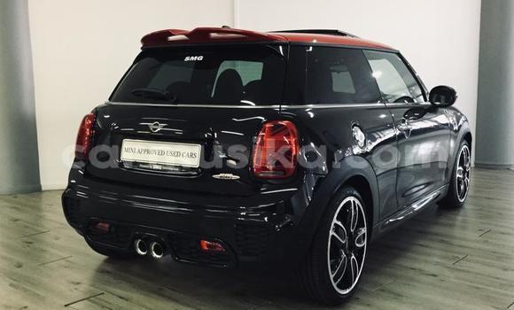 Nunua Ilio tumika MINI Clubman Nyeusi Gari ndani ya Beitbridge nchini Matabeleland Kusini Nunua Ilio tumika MINI Clubman Nyeusi Gari ndani ya Beitbridge nchini Matabeleland Kusini