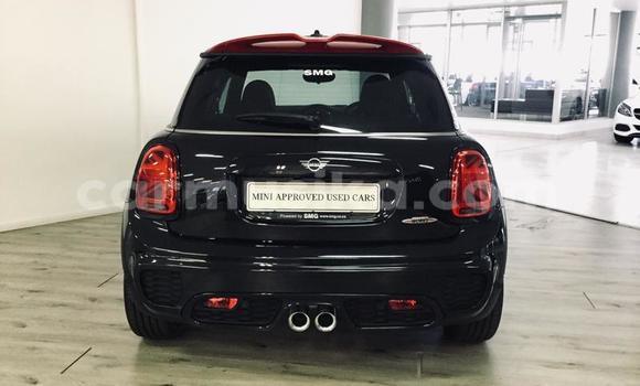 Nunua Ilio tumika MINI Clubman Nyeusi Gari ndani ya Beitbridge nchini Matabeleland Kusini Nunua Ilio tumika MINI Clubman Nyeusi Gari ndani ya Beitbridge nchini Matabeleland Kusini