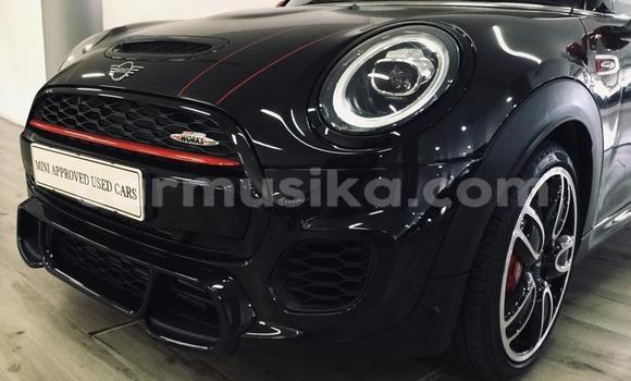 Nunua Ilio tumika MINI Clubman Nyeusi Gari ndani ya Beitbridge nchini Matabeleland Kusini Nunua Ilio tumika MINI Clubman Nyeusi Gari ndani ya Beitbridge nchini Matabeleland Kusini