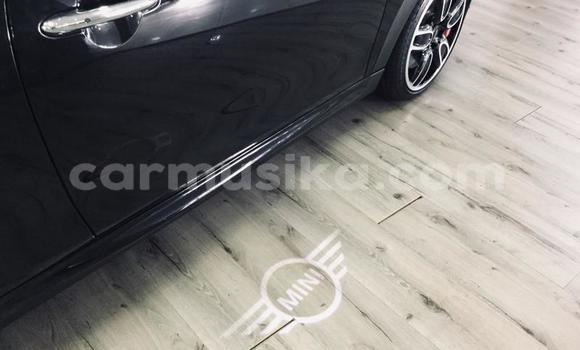 Nunua Ilio tumika MINI Clubman Nyeusi Gari ndani ya Beitbridge nchini Matabeleland Kusini Nunua Ilio tumika MINI Clubman Nyeusi Gari ndani ya Beitbridge nchini Matabeleland Kusini