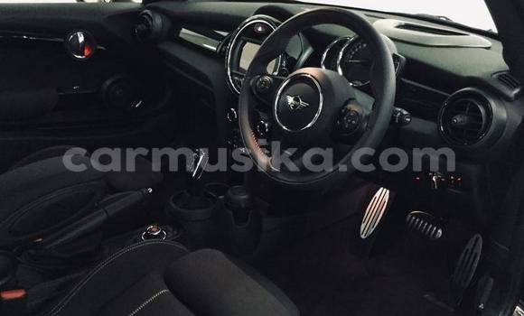 Nunua Ilio tumika MINI Clubman Nyeusi Gari ndani ya Beitbridge nchini Matabeleland Kusini Nunua Ilio tumika MINI Clubman Nyeusi Gari ndani ya Beitbridge nchini Matabeleland Kusini