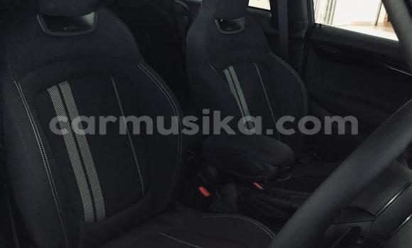 Nunua Ilio tumika MINI Clubman Nyeusi Gari ndani ya Beitbridge nchini Matabeleland Kusini Nunua Ilio tumika MINI Clubman Nyeusi Gari ndani ya Beitbridge nchini Matabeleland Kusini