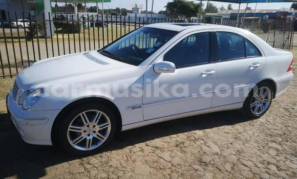 Acheter Occasion Voiture Mercedes‒Benz C–Class Blanc à Harare, Harare Acheter Occasion Voiture Mercedes‒Benz C–Class Blanc à Harare, Harare