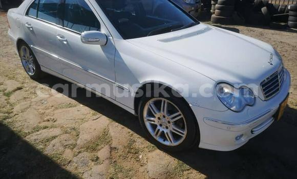 Acheter Occasion Voiture Mercedes‒Benz C–Class Blanc à Harare, Harare Acheter Occasion Voiture Mercedes‒Benz C–Class Blanc à Harare, Harare