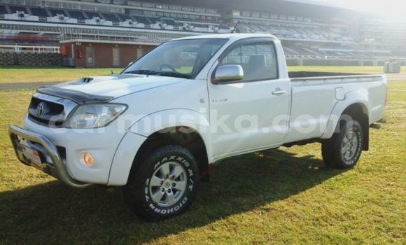 Acheter Occasion Voiture Toyota Hilux Blanc à Beitbridge, Matabeleland South Acheter Occasion Voiture Toyota Hilux Blanc à Beitbridge, Matabeleland South