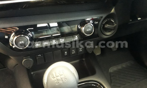 Nunua Ilio tumika Toyota Hilux Nyeupe Gari ndani ya Beitbridge nchini Matabeleland Kusini Nunua Ilio tumika Toyota Hilux Nyeupe Gari ndani ya Beitbridge nchini Matabeleland Kusini