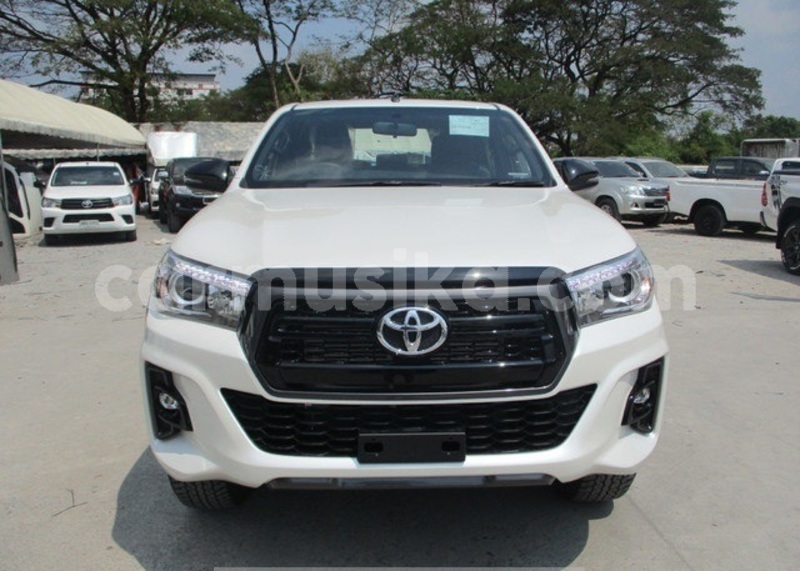 Big with watermark toyota hilux matabeleland south beitbridge 8646