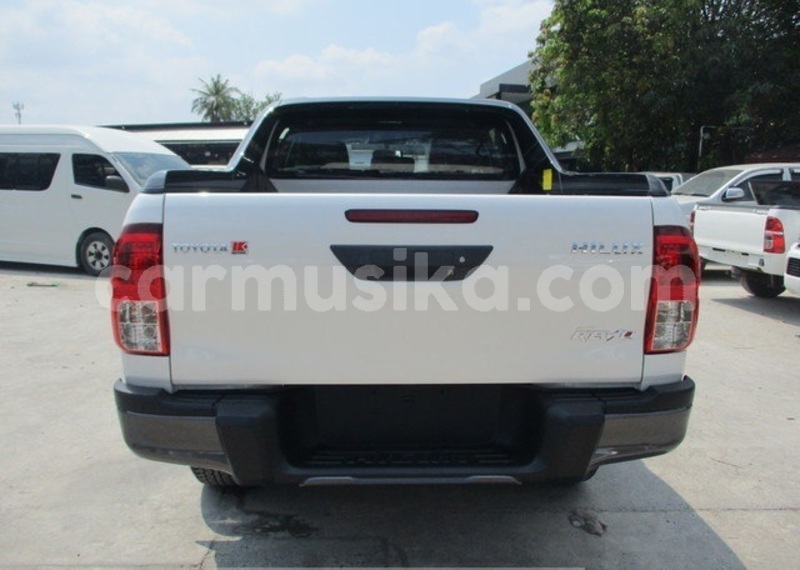 Big with watermark toyota hilux matabeleland south beitbridge 8646