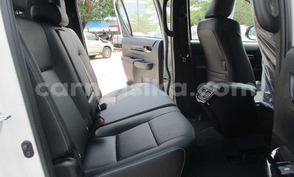 Acheter Occasion Voiture Toyota Hilux Blanc à Beitbridge, Matabeleland South Acheter Occasion Voiture Toyota Hilux Blanc à Beitbridge, Matabeleland South