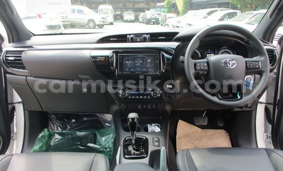Acheter Occasion Voiture Toyota Hilux Blanc à Beitbridge, Matabeleland South Acheter Occasion Voiture Toyota Hilux Blanc à Beitbridge, Matabeleland South