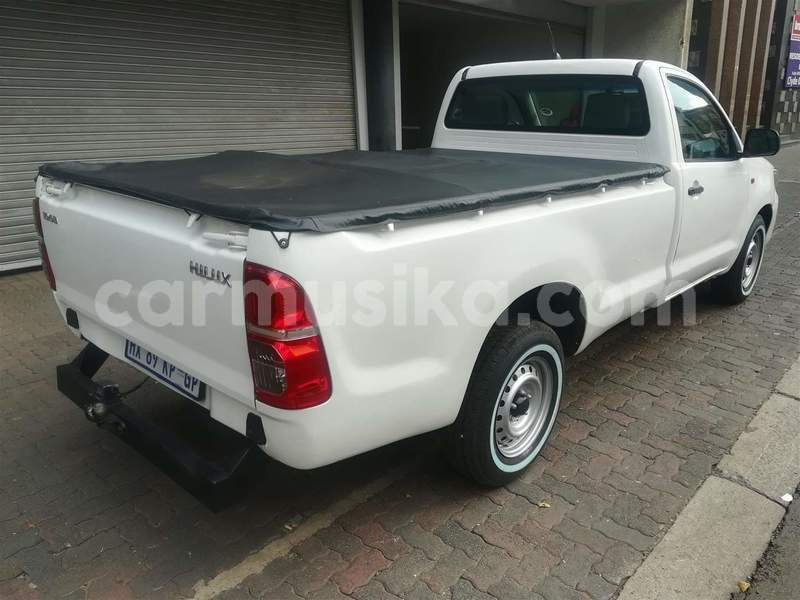 Big with watermark toyota hilux matabeleland south beitbridge 8648