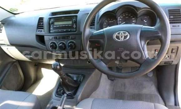 Acheter Occasion Voiture Toyota Hilux Blanc à Beitbridge, Matabeleland South Acheter Occasion Voiture Toyota Hilux Blanc à Beitbridge, Matabeleland South