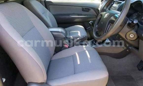 Acheter Occasion Voiture Toyota Hilux Blanc à Beitbridge, Matabeleland South Acheter Occasion Voiture Toyota Hilux Blanc à Beitbridge, Matabeleland South