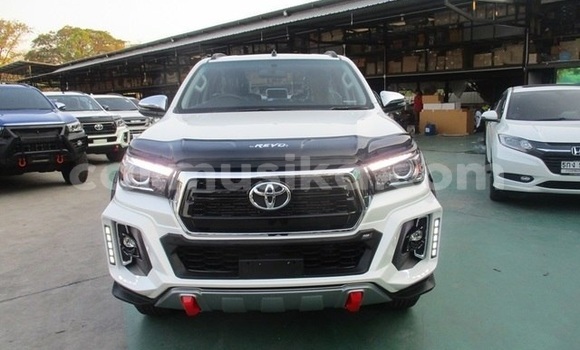 Acheter Occasion Voiture Toyota Hilux Blanc à Beitbridge, Matabeleland South Acheter Occasion Voiture Toyota Hilux Blanc à Beitbridge, Matabeleland South