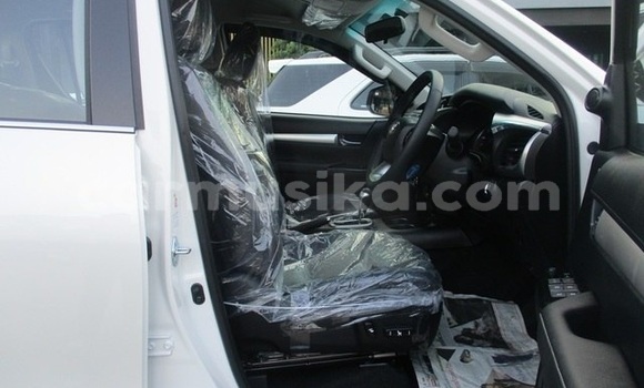 Acheter Occasion Voiture Toyota Hilux Blanc à Beitbridge, Matabeleland South Acheter Occasion Voiture Toyota Hilux Blanc à Beitbridge, Matabeleland South
