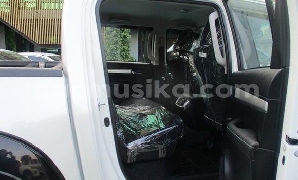 Acheter Occasion Voiture Toyota Hilux Blanc à Beitbridge, Matabeleland South Acheter Occasion Voiture Toyota Hilux Blanc à Beitbridge, Matabeleland South