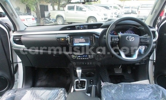 Acheter Occasion Voiture Toyota Hilux Blanc à Beitbridge, Matabeleland South Acheter Occasion Voiture Toyota Hilux Blanc à Beitbridge, Matabeleland South