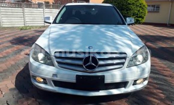 Acheter Occasion Voiture Mercedes‒Benz C–Class Blanc à Harare, Harare Acheter Occasion Voiture Mercedes‒Benz C–Class Blanc à Harare, Harare