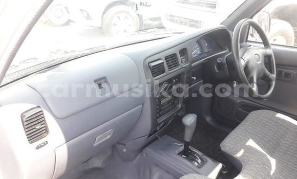 Buy Used Toyota Hilux Silver Car in Beitbridge in Matabeleland South Buy Used Toyota Hilux Silver Car in Beitbridge in Matabeleland South