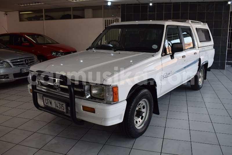 Big with watermark toyota hilux matabeleland south beitbridge 8654