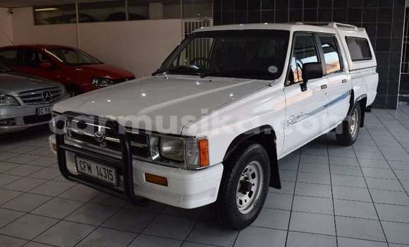 Acheter Occasion Voiture Toyota Hilux Blanc à Beitbridge, Matabeleland South Acheter Occasion Voiture Toyota Hilux Blanc à Beitbridge, Matabeleland South
