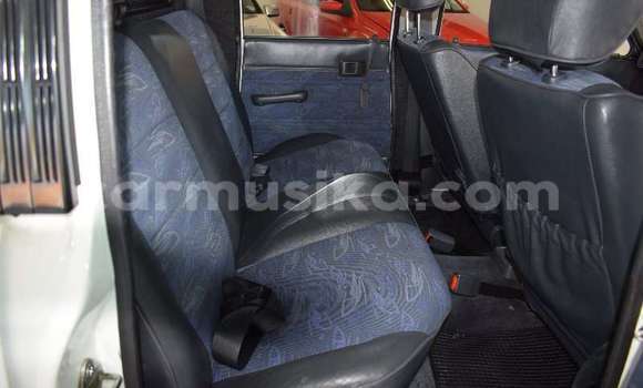 Acheter Occasion Voiture Toyota Hilux Blanc à Beitbridge, Matabeleland South Acheter Occasion Voiture Toyota Hilux Blanc à Beitbridge, Matabeleland South