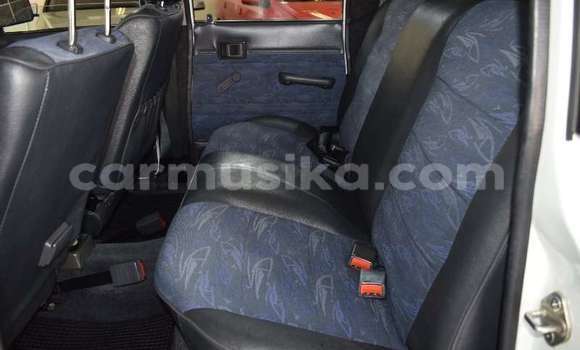 Acheter Occasion Voiture Toyota Hilux Blanc à Beitbridge, Matabeleland South Acheter Occasion Voiture Toyota Hilux Blanc à Beitbridge, Matabeleland South