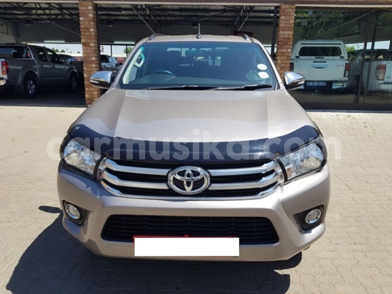 Big with watermark toyota hilux matabeleland south beitbridge 8662