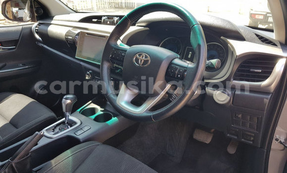 Nunua Ilio tumika Toyota Hilux Fedha Gari ndani ya Beitbridge nchini Matabeleland Kusini Nunua Ilio tumika Toyota Hilux Fedha Gari ndani ya Beitbridge nchini Matabeleland Kusini