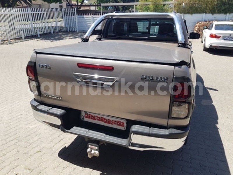 Big with watermark toyota hilux matabeleland south beitbridge 8662