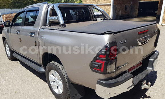 Nunua Ilio tumika Toyota Hilux Fedha Gari ndani ya Beitbridge nchini Matabeleland Kusini Nunua Ilio tumika Toyota Hilux Fedha Gari ndani ya Beitbridge nchini Matabeleland Kusini