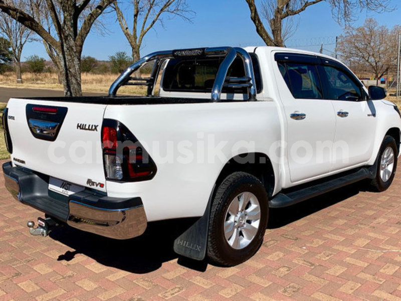 Big with watermark toyota hilux matabeleland south beitbridge 8665