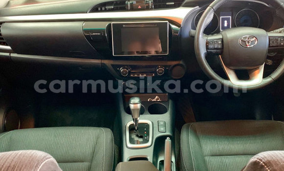 Buy Used Toyota Hilux White Car in Beitbridge in Matabeleland South Buy Used Toyota Hilux White Car in Beitbridge in Matabeleland South