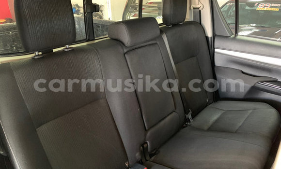 Buy Used Toyota Hilux White Car in Beitbridge in Matabeleland South Buy Used Toyota Hilux White Car in Beitbridge in Matabeleland South