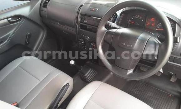 Tenga Tsaru Isuzu KB Bhuruu Mota in Beitbridge in Matabeleland South Tenga Tsaru Isuzu KB Bhuruu Mota in Beitbridge in Matabeleland South