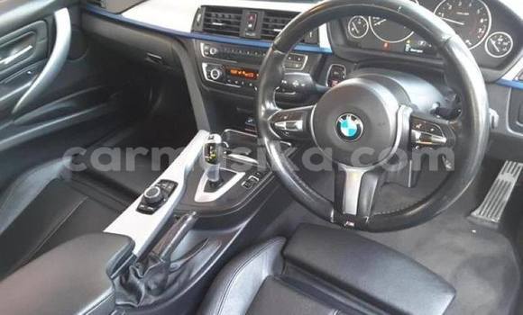 Tenga Tsaru BMW 3–Series Sirivha Mota in Beitbridge in Matabeleland South Tenga Tsaru BMW 3–Series Sirivha Mota in Beitbridge in Matabeleland South