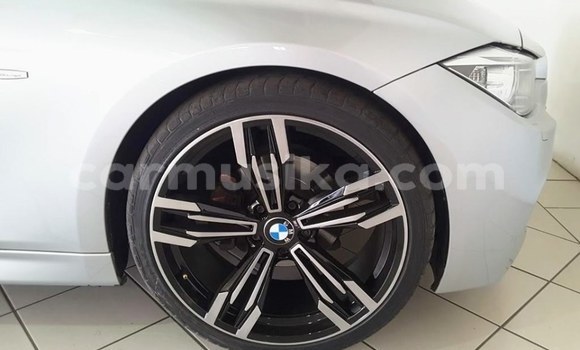 Tenga Tsaru BMW 3–Series Sirivha Mota in Beitbridge in Matabeleland South Tenga Tsaru BMW 3–Series Sirivha Mota in Beitbridge in Matabeleland South