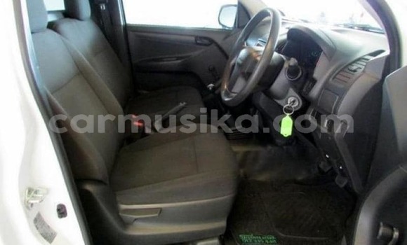 Tenga Tsaru Isuzu KB Chena Mota in Beitbridge in Matabeleland South Tenga Tsaru Isuzu KB Chena Mota in Beitbridge in Matabeleland South