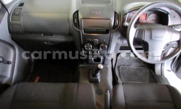 Tenga Tsaru Isuzu KB Chena Mota in Beitbridge in Matabeleland South Tenga Tsaru Isuzu KB Chena Mota in Beitbridge in Matabeleland South