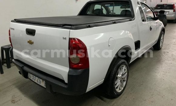 Acheter Occasion Voiture Chevrolet Corsa Blanc à Beitbridge, Matabeleland South Acheter Occasion Voiture Chevrolet Corsa Blanc à Beitbridge, Matabeleland South