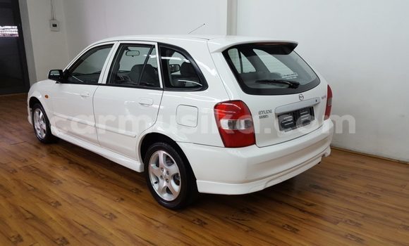 Nunua Ilio tumika Mazda 323 Nyeupe Gari ndani ya Beitbridge nchini Matabeleland Kusini Nunua Ilio tumika Mazda 323 Nyeupe Gari ndani ya Beitbridge nchini Matabeleland Kusini