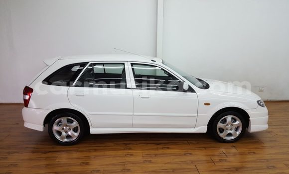 Nunua Ilio tumika Mazda 323 Nyeupe Gari ndani ya Beitbridge nchini Matabeleland Kusini Nunua Ilio tumika Mazda 323 Nyeupe Gari ndani ya Beitbridge nchini Matabeleland Kusini