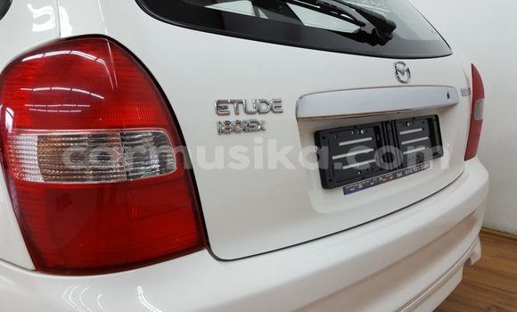 Nunua Ilio tumika Mazda 323 Nyeupe Gari ndani ya Beitbridge nchini Matabeleland Kusini Nunua Ilio tumika Mazda 323 Nyeupe Gari ndani ya Beitbridge nchini Matabeleland Kusini